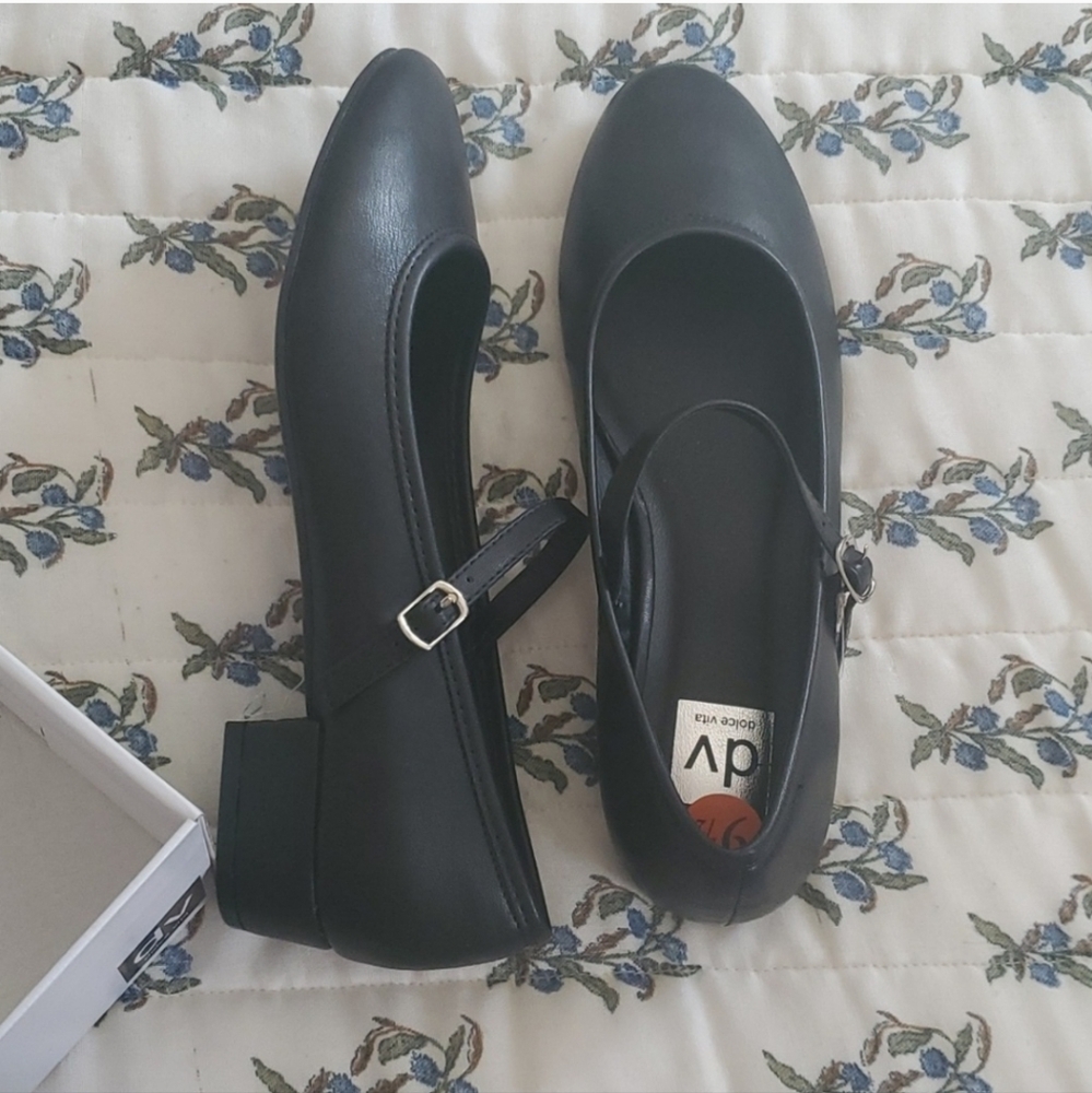NIB Dolce Vita Black Ballet Flats